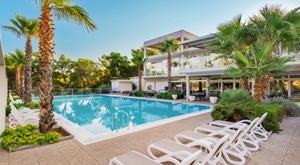 All inclusive SVIBANJ uz GAVA WATERMAN MILNA RESORT - 1 noćenje za 2 odraslih i DIJETE do 12g uz GRATIS korištenje svih BAZENA, SPORTSKIH terena i saune! ISKORISTITE PROLJEĆE NA BRAČU!