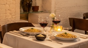 [ZAGREB] Bistro Fotić - savršena hrana u centru grada! Izaberite tjesteninu/rižoto ili zagrebački odrezak sa prilogom i salatom  uz dec vina ili pjenušca, sve za dvije osobe i već od 35 eura!