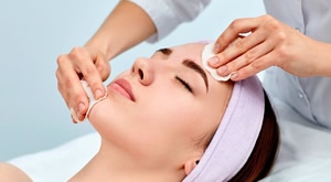 TOP PONUDA U SPLITU! Priuštite koži lica potpuni PREPOROD u Salonu TeSa: mehaničko ČIŠĆENJE lica, dubinska HIDRATACIJA i lifting MASAŽA za brzo i bezbolno rješavanje nesavršenosti!