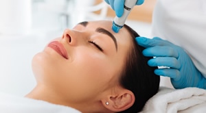 LA CAMILLA ZAGREB: Do savršene kože u 5 koraka! HYDRAFACIAL, ČIŠĆENJE ultrazvučnom špatulom, MASKA, ultrazvuk/hladni čekić i LED MASKA! Obnovite kožu lica uz VRHUNSKI TRETMAN i top popust!