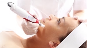 OBNOVITE KOŽU lica u Bio+ klinik salonima na 2 lokacije u ZAGREBU uz dragocjen PAKET tretmana: dermapen, korištenje kiselina prema tipu kože, dubinsku hidratacija lica ampulom i maska!