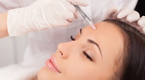 OSVJEŽITE svoj izgled u Poliklinici Knezović! BOTOX tretman za brisanje bora po regijama – UKLONITE čeone BORE i smijalice brzo, sigurno i s prirodnim rezultatom. Vaša ljepota, naš prioritet!