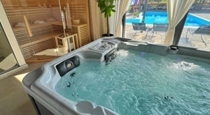 [RUJAN] Uživanje na PLITVICAMA i odmor za dušu i tijelo uz 2 dana i 1 noćenje na bazi DORUČKA za 2 osobe te opuštanje u saunama i jacuzziju u 16 Lakes Hotelu 4*!