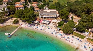 LJETO U RESORTU CENTINERA 3*U BANJOLAMA! 4 dana/3 noćenja s POLUPANSIONOM za 2 osobe uz buffet doručak i večeru s uključenim PIĆIMA iz aparata! Savršeno ljetovanje na plaži!