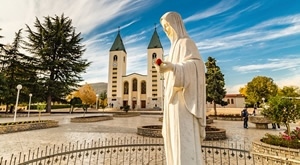 [20.11.-22.11.] Hodočašće u MEĐUGORJE uz Darojković Promet! Uključen POLUPANSION, prijevoz visokoturističkim AUTOBUSOM, posjet Brdu ukazanja i Križevcu te sudjelovanje u župnom programu!