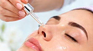 Tajna KOREJSKOG sjaja u Splitu! GLASS SKIN tretman lica u salonu TeSa za samo 35 €! Dubinsko čišćenje i njega za SAVRŠEN ten + 10% popusta na lily.hr webshopu!
