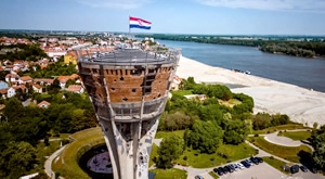 15.11.2026. Uoči Dana sjećanja posjetite Vukovar,  ZAGRIZI PUTOVANJE vas vodi u  grad bogate povijesti, kulturne baštine i mjesta koja čuvaju sjećanje na njegovu prošlost