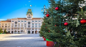 [ADVENT] Čarobni TRST i jednodnevni izlet u srce Italije! Uživajte u blagdanskom UGOĐAJU, vrhunskom Illy espressu i razgledima uz PRIJEVOZ autobusom Darojković Prometa i pratitelja!