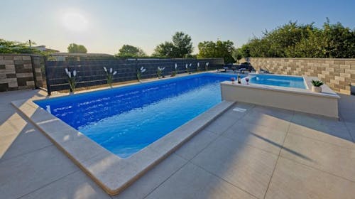 Villa Kristina - Odmor u četverosobnoj villi, Kaldanija, Hrvatska - 440 EUR - 2x noćenje u villi za 6 + 2 osoba, Korištenje grijanog jacuzzija