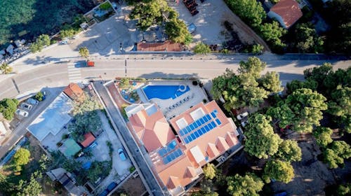 Hotel Sol - Last minute u srcu Bola, Bol, otok Brač, Dalmacija, Hrvatska - 499 EUR - 5x noćenje u jednosobnom apartmanu s balkonom/terasom (ovisno o raspoloživosti) za 2 osobe, Doručak