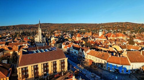 Hotel Irottko - Obiteljski odmor, Kőszeg, Mađarska - 147 EUR - 2x noćenje u dvokrevetnoj sobi za 2 osobe (1 dijete od 0 do 11,99 godina besplatno), Polupansion (buffet doručak i buffet ili večera u 4 slijeda)