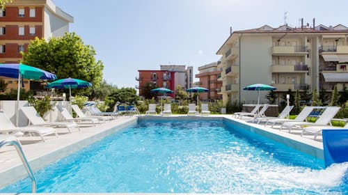 Club Hotel Residence Cesenatico - Odmor u Italiji, Cesenatico, Italija - 1.274 EUR - 7x noćenje u četverokrevetnoj sobi s balkonom za 2 osobe (2 djece do 14 godina besplatno), All inclusive (talijanski i internacionalni doručak, ručak i večera u hotelskom buffet restoranu)