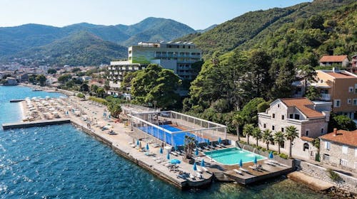 Carine Hotel Park - All inclusive proljeće uz more, Bijela, Crna Gora - 541 EUR - 3x noćenje u dvokrevetnoj sobi s pogledom na planinu za 2 osobe, All inclusive