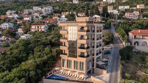 Hotel D'iman - Vrhunski odmor uz more, Dobre Vode, Crna Gora - 305 EUR - 3x noćenje u dvokrevetnoj Superior sobi za 2 osobe (1 dijete do 15 godina i 1 dijete do 2 godine besplatno), Doručak