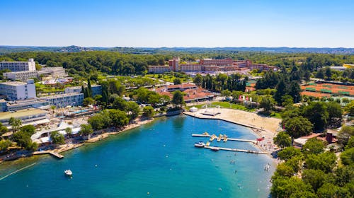 Hotel Istra Plava Laguna - Ljeto u Poreču, Poreč, Istra, Hrvatska - 749 EUR - 5x noćenje u Economy sobi s dodatnim ležajem za 2 osobe (1. dijete do 11,99 godina i 2. dijete do 4,99 godina besplatno), Polupansion