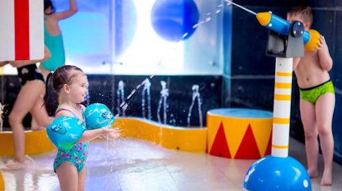 Kolping Family Resort****s, Hévíz, Mađarska - 719 EUR - 3x noćenje u Standard dvoposteljnoj sobi za 2 osobe (1 dijete do 5,99 godina besplatno), Polupansion (buffet doručak i večera)