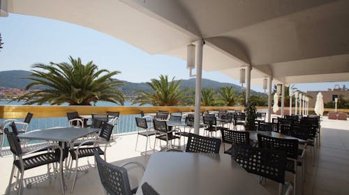 Hotel Posejdon - All inclusive ljeto na Korčuli , Vela Luka, Korčula, Dalmacija, Hrvatska - 875 EUR - 7x noćenje u dvokrevetnoj Standard sobi (pogled park) s francuskim balkonom za 2 osobe, All inclusive