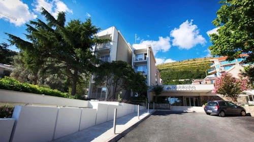Hotel Castellastva - Ljeto u Petrovcu, Petrovac, Crna Gora - 307 EUR - 2x noćenje u Standard dvokrevetnoj sobi za 2 osobe, Polupansion