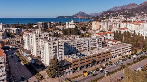 Hotel Agape - Početak i kraj ljeta u Crnoj Gori - Posebna cijena, Bar, Crna Gora - 344 EUR - 4x noćenje u dvokrevetnoj sobi za 2 osobe (1 dijete do 6,99 godina besplatno), Polupansion (buffet doručak i večera)