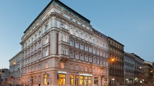 Hotel Suite Home Prague - City break u Pragu, Prag, Češka - 212 EUR - 2x noćenje u velikoj dvokrevetnoj sobi za 2 osobe, Doručak