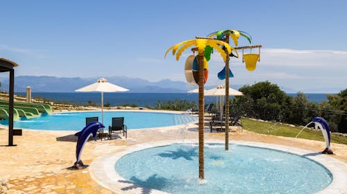 Hotel Sunrise Village - All inclusive obiteljsko ljeto, Petalidi, Messinia, Grčka - 1.189 EUR - 7x noćenje u dvokrevetnoj sobi s balkonom ili terasom (bungalov) za 2 osobe (2 djece do 12,99 godina besplatno), All inclusive