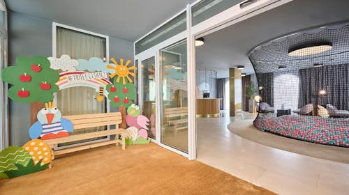 Aminess Vival Lišanj Family Hotel - Obiteljski all inclusive light s animacijom, Novi Vinodolski, Hrvatska - 325 EUR - 2x noćenje u dvokrevetnoj Standard sobi za 2 osobe (1 dijete do 14,99 godina besplatno), All inclusive light