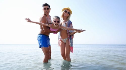 Pansion Delfin - Obiteljsko ljeto na Krku, Omišalj, otok Krk, Hrvatska - 538 EUR - 3x noćenje u Standard sobi za 2 osobe (2 djece do 11,99 godina besplatno), Polupansion (buffet doručak i večera)