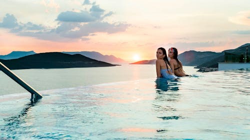 Grand Hotel Neum - Ljetni odmor tik uz more, Neum, Bosna i Hercegovina - 325 EUR - 2x noćenje u dvokrevetnoj sobi pogled park za 2 osobe, Polupansion