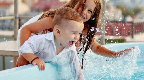 Hotel Diplomat by Aycon - Obiteljsko ljeto uz more, Budva, Crna Gora - 895 EUR - 5x noćenje u dvokrevetnoj Standard sobi za 2 osobe (1 dijete do 11,99 godina besplatno), Doručak