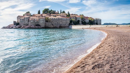 Villa Vanty by Aycon - Ljeto na prestižnoj lokaciji, Sveti Stefan, Crna Gora - 292 EUR - 3x noćenje u dvokrevetnoj Standard sobi za 2 osobe, Besplatan Wi-Fi