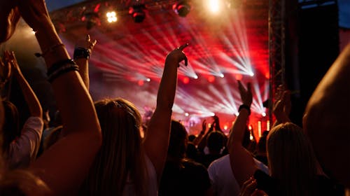 U Milano na koncert Bad Bunnyja, Milano, Italija - 1.949 EUR - 3x noćenje u hotelu ili apartmanu, Povratna avionska karta Zagreb - Milano - Zagreb
