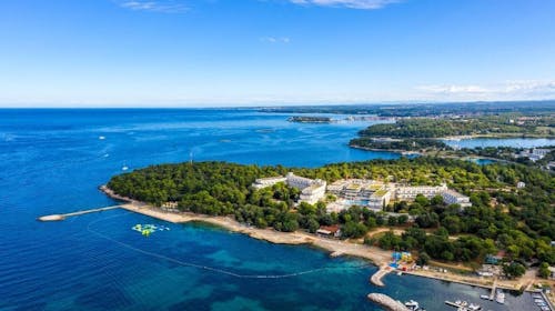 Hotel Delfin Plava Laguna - Ljeto u Poreču, Poreč, Istra, Hrvatska - 969 EUR - 7x noćenje u Classic dvokrevetnoj sobi s balkonom (morska strana) za 2 osobe (1 dijete do 11,99 godina besplatno), Polupansion