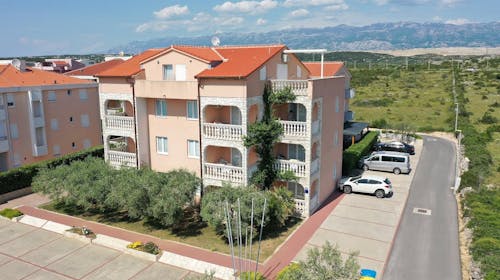 Peris Resort apartments - Odmor na Pagu - Jednosoban apartman, Novalja, Pag, Dalmacija, Hrvatska - 156 EUR - 3x noćenje u jednosobnom apartmanu (2+2) za 4 osobe, Korištenje vanjskog bazena
