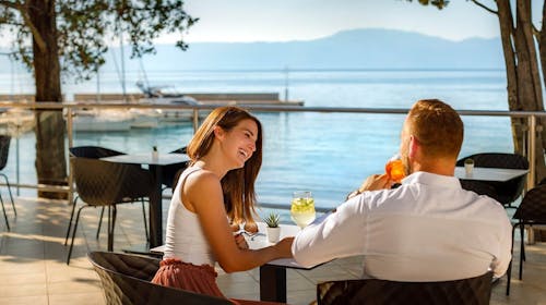 Veya Maradiso Hotel by Aminess - Obiteljsko ljeto na Krku, Njivice, otok Krk, Hrvatska - 1.085 EUR - 5x noćenje u Superior dvokrevetnoj sobi s balkonom za 2 osobe (1 dijete do 9,99 godina besplatno), Polupansion