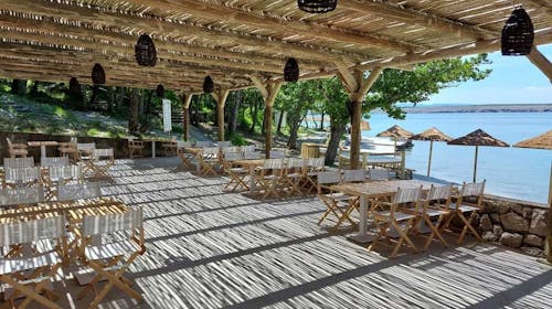 Holiday resort Kačjak - Ljeto za parove, Kačjak, Hrvatska - 899 EUR - 7x noćenje u Standard dvokrevetnoj sobi s balkonom na morskoj strani za 2 osobe, Polupansion