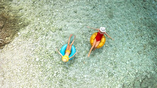 Sunny Rabac by Valamar - Zabavno obiteljsko ljeto, Rabac, Istra, Hrvatska - 485 EUR - 2x noćenje u dvokrevetnoj sobi 2+1 (morska strana) za 2 osobe (1 dijete do 17,99 godina besplatno), Sunny puni pansion