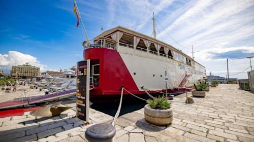 Botel Marina - Odmor na brodskom hotelu u Rijeci, Rijeka, Kvarner, Hrvatska - 294 EUR - 2x noćenje u dvokrevetnoj sobi na trajno usidrenom brodskom hotelu za 2 osobe, Polupansion