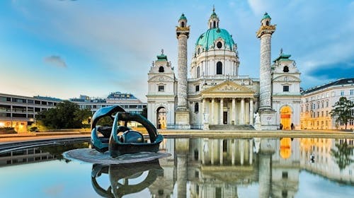 A&O Wien Hauptbahnhof - Boravak u srcu Beča, Beč, Austrija - 158 EUR - 2x noćenje u dvokrevetnoj Standard sobi ili obiteljskoj sobi za 2 osobe (2 djece do 17 godina besplatno), Doručak