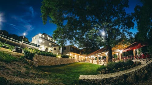 Adria Centar Koćuša - Ljetni odmor na prekrasnoj reci Trebižat, Ljubuški, Bosna i Hercegovina - 575 EUR - 4x noćenje u dvokrevetnoj sobi za 4 osobe, Doručak