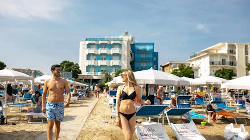 Hotel Levante - All inclusive light ljeto tik uz plažu, Bellaria Igea Marina, Italija - 1.040 EUR - 5x noćenje u dvokrevetnoj sobi s balkonom za 2 osobe, All inclusive light u hotelskom restoranu