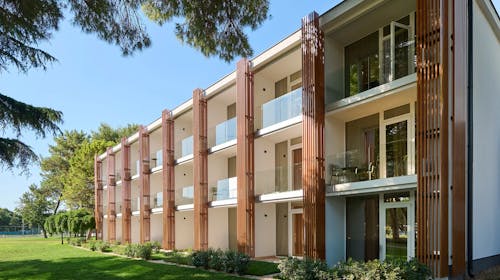Hotel Pelegrin Plava Laguna - Rujan u obnovljenom hotelu u Istri, Umag, Istra, Hrvatska - 671 EUR - 3x noćenje u Classic sobi s balkonom (park strana) za 2 osobe (1. dijete do 11,99 godina i 2. dijete do 4,99 godina besplatno), Polupansion