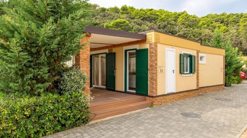 Resort Lando - Početak ljeta u camping vilama na Rabu, Kampor, Rab, Hrvatska - 610 EUR - 4x noćenje u Standard ili Superior camping vili za 6 osoba, Korištenje vanjskog grijanog bazena