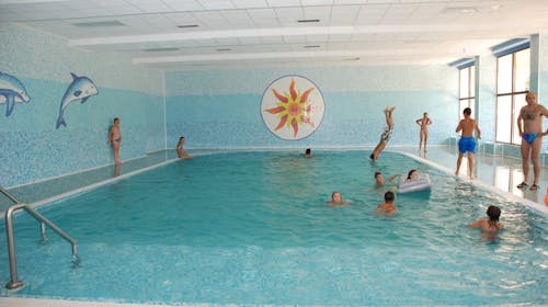 Hotel Zagreb Karlobag - Akcijska cena za ljeto s polupansionom, Karlobag, Hrvatska - 258 EUR - 3x noćenje u dvokrevetnoj sobi za 2 osobe (1. dijete do 11,99 godina besplatno i 2. dijete do 0,99 godina besplatno), Polupansion