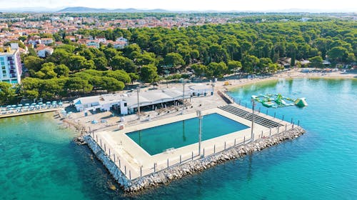 Ilirija Resort - Hotel Ilirija - Obiteljsko zabavno ljeto s punim pansionom u Biogradu - Akcijska cijena, Biograd na Moru, Dalmacija, Hrvatska - 1.769 EUR - 7x noćenje u dvokrevetnoj Comfort sobi za 2 osobe (1 dijete do 12 godina i 1 dijete do 7 godina besplatno), Puni pansion