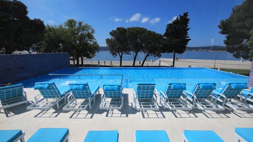 Ilirija Resort - Hotel Ilirija - VIP premium obiteljsko ljeto s punim pansionom u Biogradu - Akcijska cijena, Biograd na Moru, Dalmacija, Hrvatska - 1.888 EUR - 7x noćenje u dvokrevetnoj Premium Club sobi za 2 osobe (1 dijete do 12 godina i 1 dijete do 7 godina besplatno), Puni pansion