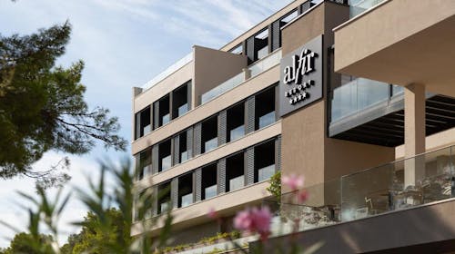 Aminess Alfir Hotel - Jesenski odmor na Korčuli, Korčula, Dalmacija, Hrvatska - 279 EUR - 2x noćenje u Premium suite s balkonom za 2 osobe (2 djece do 9,99 godina besplatno), Polupansion i uključeno piće uz večeru