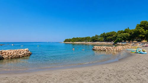 Hotel Garden Istra Plava Laguna - Obiteljsko ljeto u Istri u renoviranom hotelu, Umag, Istra, Hrvatska - 791 EUR - 3x noćenje u Classic sobi s balkonom (pogled park) za 2 osobe (1 dijete do 11,99 godina i 1 dijete do 2,99 godina besplatno), Polupansion