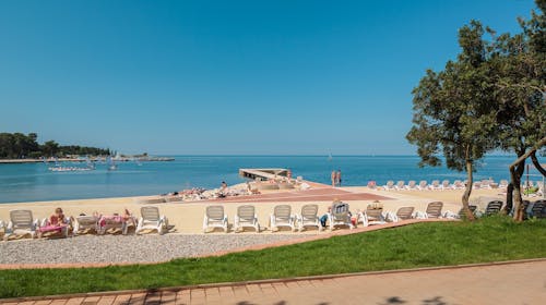 Apartmani Polynesia Plava Laguna - Ljeto u Istri, Umag, Istra, Hrvatska - 161 EUR - 2x noćenje u Studio Economy apartmanu 2+1 strana park za 3 osobe, Korištenje vanjskog bazena za odrasle i bazena za djecu