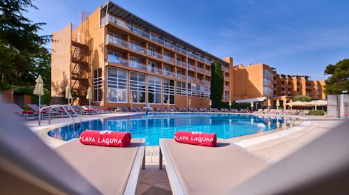 Hotel Umag Plava Laguna - Ljeto uz obalu, Umag, Istra, Hrvatska - 1.412 EUR - 5x noćenje u dvokrevetnoj Classic sobi s balkonom (pogled park) za 2 osobe, Piće uz večeru