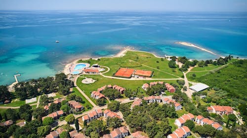 Apartments Katoro Plava Laguna - Ljeto s polupansionom, Umag, Istra, Hrvatska - 428 EUR - 2x noćenje u Classic apartmanu 2+2 za 4 osobe (2 djece do 4,99 godina besplatno), Polupansion (doručak i večera)